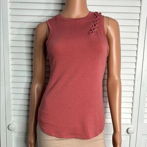 EXPRESS Salmon Sleeveless Shirt Size XS